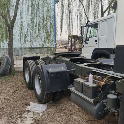 As 10 rodas resistentes entregam em segundo o caminhão usado Howo do trator de Sinotruck com motor de Weichai