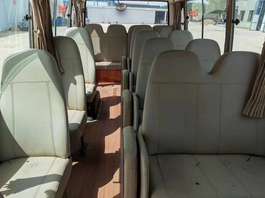 2017 ônibus usado da pousa-copos de Toyota do ano 29 assentos com o motor 1Hz diesel com porta de dobradura