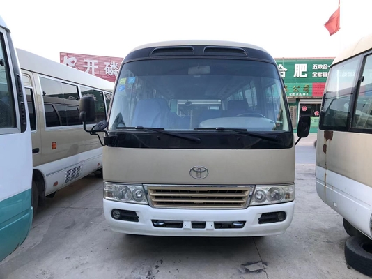TOYOTA usou o ônibus da pousa-copos com 16-30 assentos motor diesel &amp; motor de gasolina