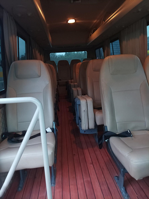 Ônibus usado Iveco ano 2017 23 lugares com assento de couro ar condicionado em bom estado