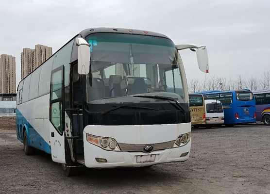 A segunda cor branca do ônibus de excursão 51seats da mão usou o motor ZK6110 de Yuchai do ônibus de Yutong