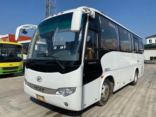 Os ônibus luxuosos usados 32 assentos entregam em segundo a um motor mais alto de Bus KLQ6796 Yuchai do treinador a cor branca