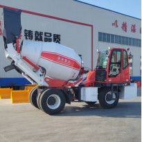 O motor usado 9000kg de Yuchai do misturador concreto limita o peso 6 medidores de caminhão de mistura de carregamento do auto brandnew