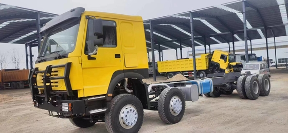 Chassi usado do caminhão da carga de Sinotruck Howo do modo da movimentação dos caminhões 8×4 da carga 11 medidores por muito tempo 12 pneus