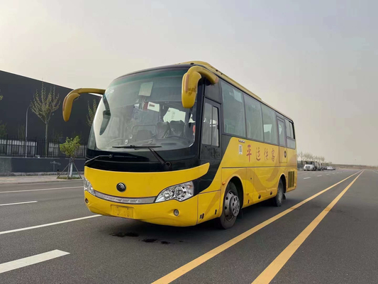 Os treinadores de motor usados 35 assentos transporte interurbano da porta do passageiro de um Singl de 2015 anos usaram o ônibus ZK 6808 de Youngtong