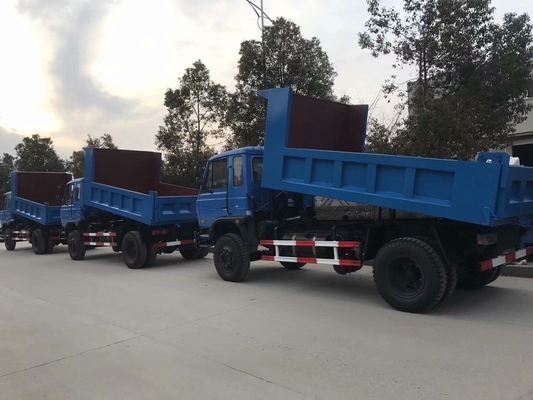 A luz azul usada Tipper Truck Dongfeng Brand 4×2 da cor da descarga do caminhão conduz o modelo Curb Weight 6 toneladas de RHD