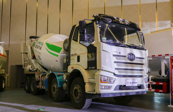 Caminhão de mistura de concreto FAW J6L Modelo 8*4 Modo de condução 8 Tanker cúbico 320hp 4 eixos