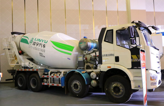 Caminhão de mistura de concreto FAW J6L Modelo 8*4 Modo de condução 8 Tanker cúbico 320hp 4 eixos