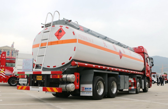 Caminhões de petróleo usados FAW J6P Grande Cisterna Caminhão de combustível 11,5 metros de comprimento 24 LHD / RHD cúbico