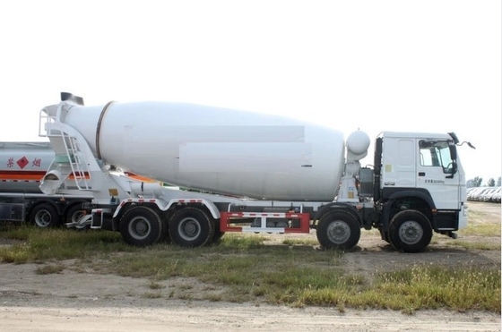 Preço barato HOWO 6X4 8X4 caminhão misturador de concreto em venda