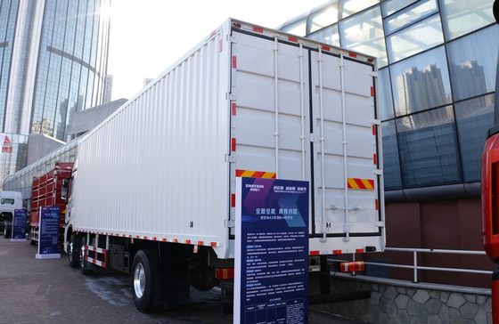 Caminhão de carga de caixa usada Sinotruck MAX 6*2 Modelo de carga pesada Container Box Deisel Motor