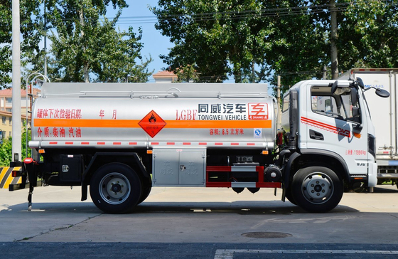 Venda de caminhão petroleiro Quênia Dongfeng 4*2 Chassis 8,5 cubic Tanker Yuchai Motor 165 hp