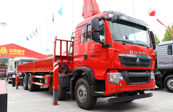 8x4 caminhão guindaste montado marca chinesa Howo 350hp Weichai motor XCMG braço Forte potência