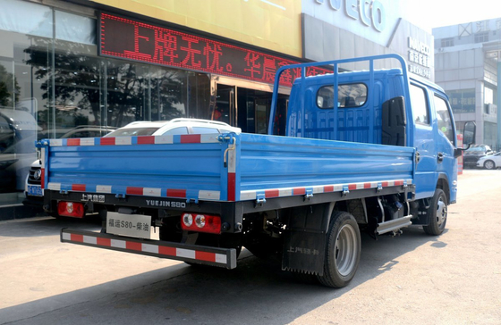 Caminhões de carga no Gana Caminhão SAIC leve 2 fileiras Assentos Caixa de cama plana 2300cc Deslocamento do motor