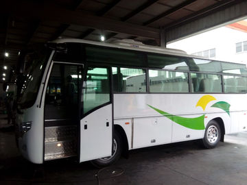 Estilo branco usado Dongfeng do meio do motor de Yuchai de 2013 assentos do ônibus 24-35 do treinador do ANO