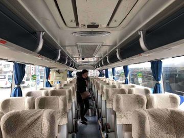 Yutong usado 2014 anos transporta 61 assentos umas camada e metade com cor brilhante