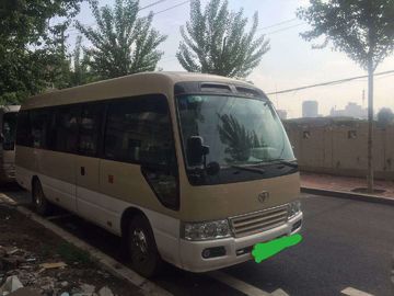 O ônibus usado Toyota da pousa-copos do combustível de gás com couro luxuoso assenta o comprimento do ônibus de 6990mm