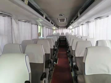 A cor branca Yutong usado transporta 47 assentos boas condições diesel do ônibus de um Yutong de 2013 anos
