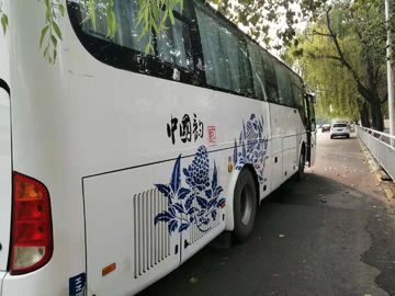 A cor branca Yutong usado transporta 47 assentos boas condições diesel do ônibus de um Yutong de 2013 anos
