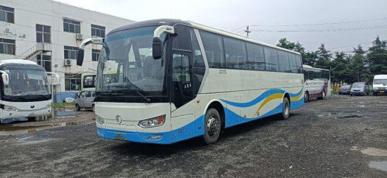 O ônibus de excursão usado para África usou o baixo quilômetro do chassi dourado da bolsa a ar do Euro IV de Dragon Bus Yuchai Rear Engine 233kw 53seats