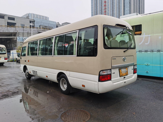 30 Seaters usaram a pousa-copos que o ônibus 2TR entrega em segundo o ônibus de Toyota da gasolina