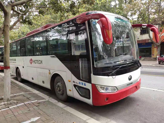 O transporte público Yutong usado transporta o passageiro que a cidade usou o treinador interurbano Buses da excursão luxuosa diesel dos ônibus