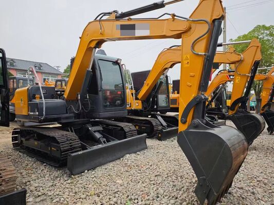 qualidade  Used tracked Excavator Chinese brand 8.24 tons in excellent condition  capacity 0.3m³ rated power 54.3kW for construction Fábrica