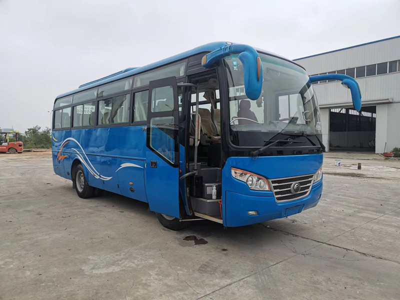 37 direção usada assentos do ônibus ZK6842D Front Engine Coach RHD de Yutong para o transporte