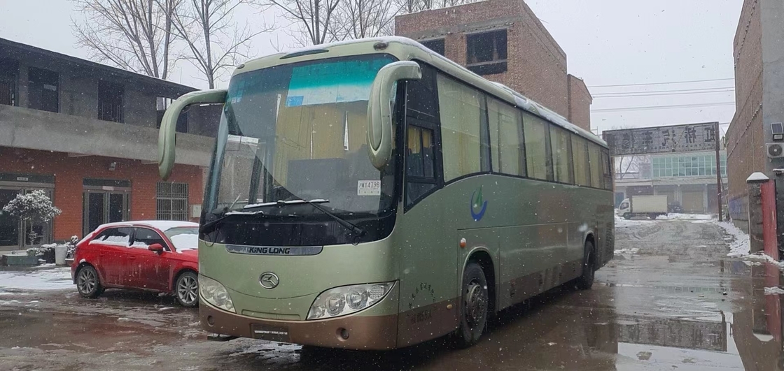 Treinador usado 55 assentos Bus Second Hand Kinglong XMQ6129 com direção do motor diesel LHD