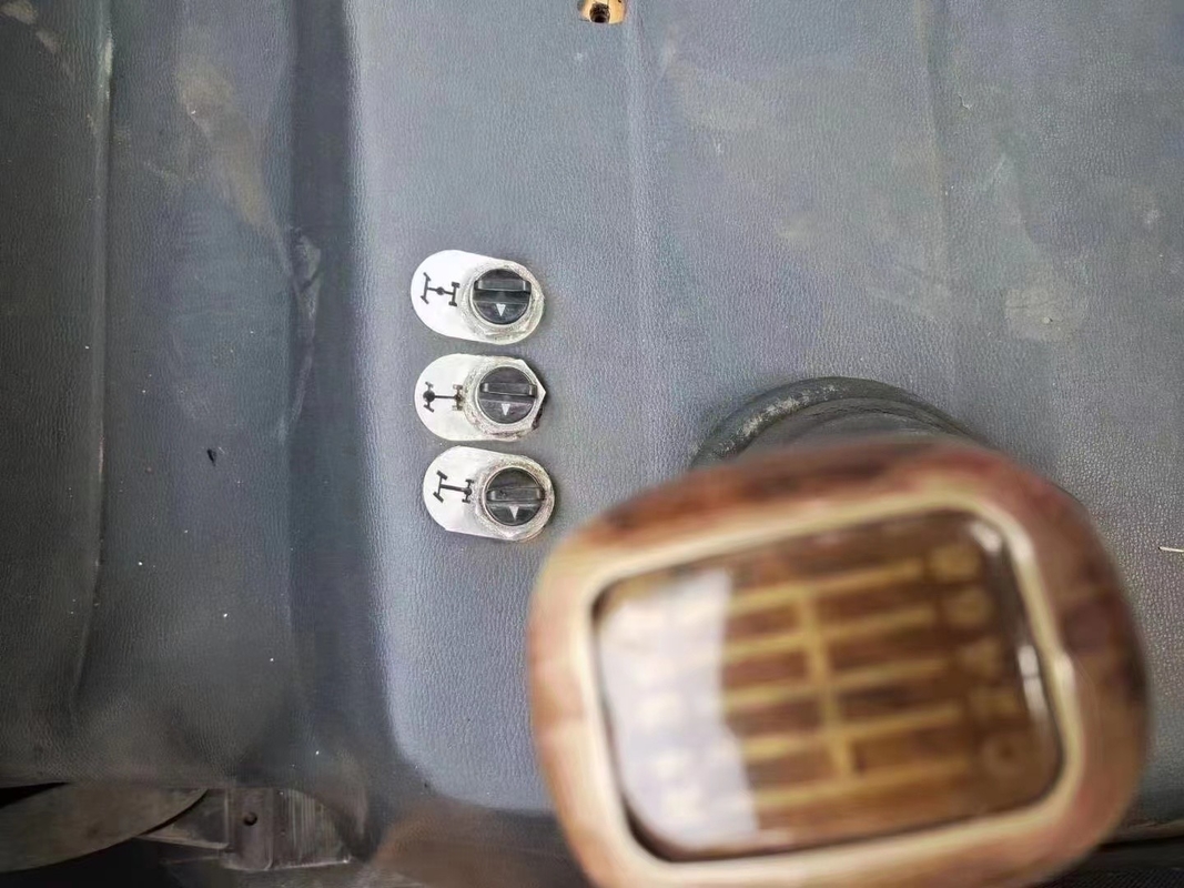 Os medidores cúbicos de LHD 15 molham o sistema de extinção de incêndios completo da água da movimentação 4X4 Off Road do caminhão 290hp do sistema de extinção de incêndios do tanque