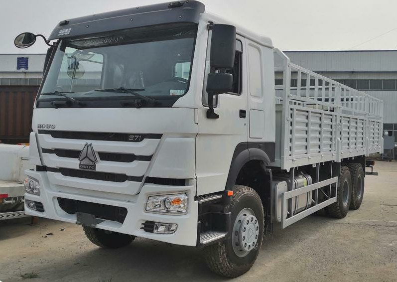2 cerca poderosa Trailers Truck do dobro do caminhão 420hp da carga do Euro Ii Howo do caminhão da carga das camionetes