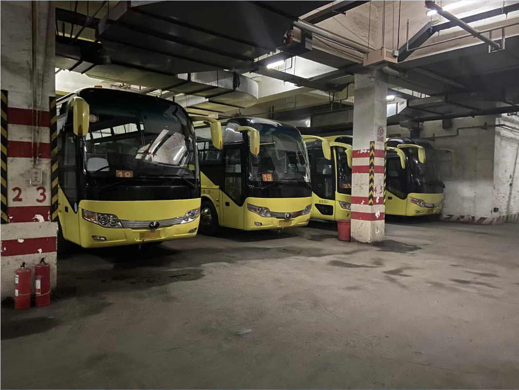 Treinador diesel usado disponível dos assentos YUTONG da disposição de Seat dos ônibus 3+2 de RHD/LHD Yutong 60