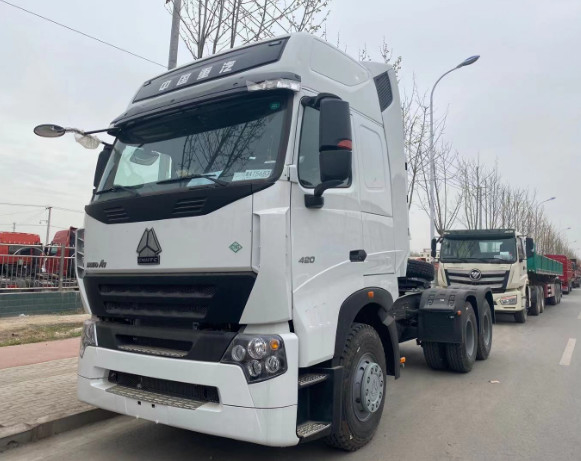 10 cabeça resistente do caminhão do trator de Sinotruk 6x4 420hp do trator do veículo com rodas HOWO A7