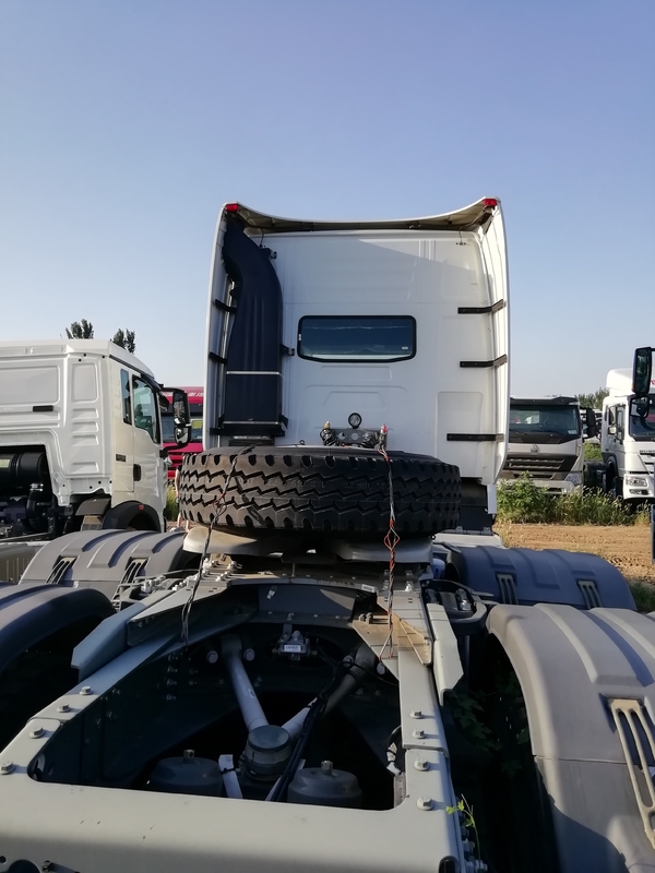 10 cabeça resistente do caminhão do trator de Sinotruk 6x4 420hp do trator do veículo com rodas HOWO A7