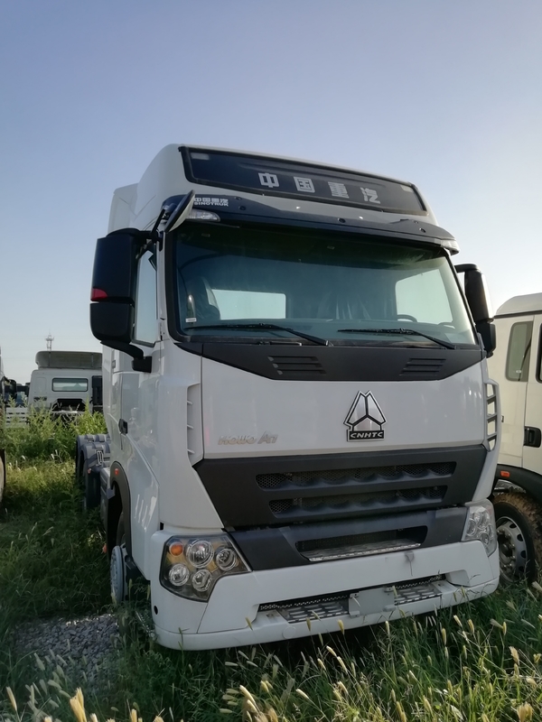 10 cabeça resistente do caminhão do trator de Sinotruk 6x4 420hp do trator do veículo com rodas HOWO A7