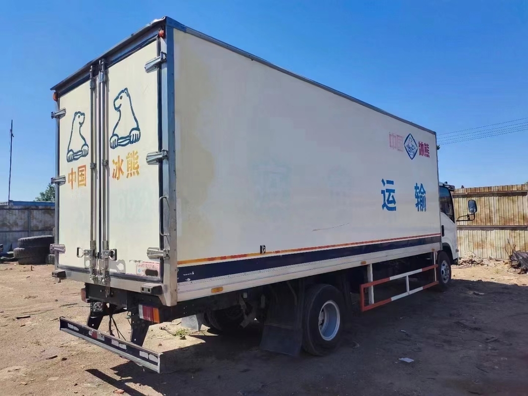ISUZU Refrigerated Van 130P 89kw usou o veículo de transporte 98km/H diesel da corrente fria do veículo