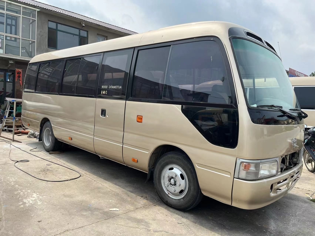 2013 ônibus usado da pousa-copos de Toyota do ano 23 assentos com pintura nova do motor 1Hz diesel