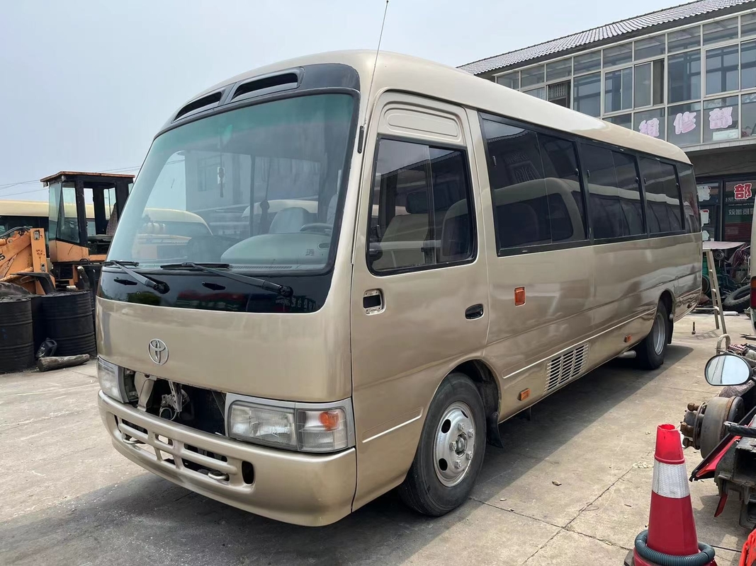 2013 ônibus usado da pousa-copos de Toyota do ano 23 assentos com pintura nova do motor 1Hz diesel