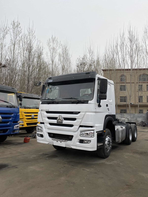 Sinotruck resistente Howo usou o caminhão do trator com pintura nova do motor 371HP de Weichai