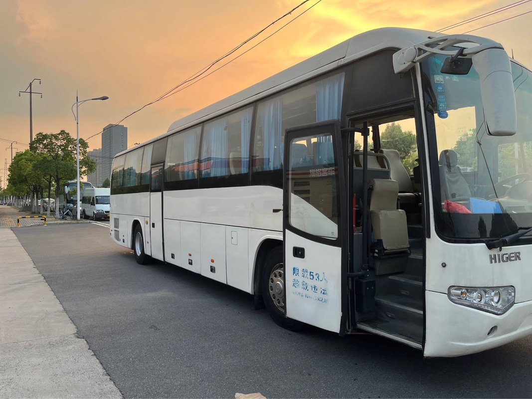 Um tipo mais alto da suspensão do ar usou o motor diesel dobro KLQ6129 de portas Wp.7 de Bus 53 Seater do treinador