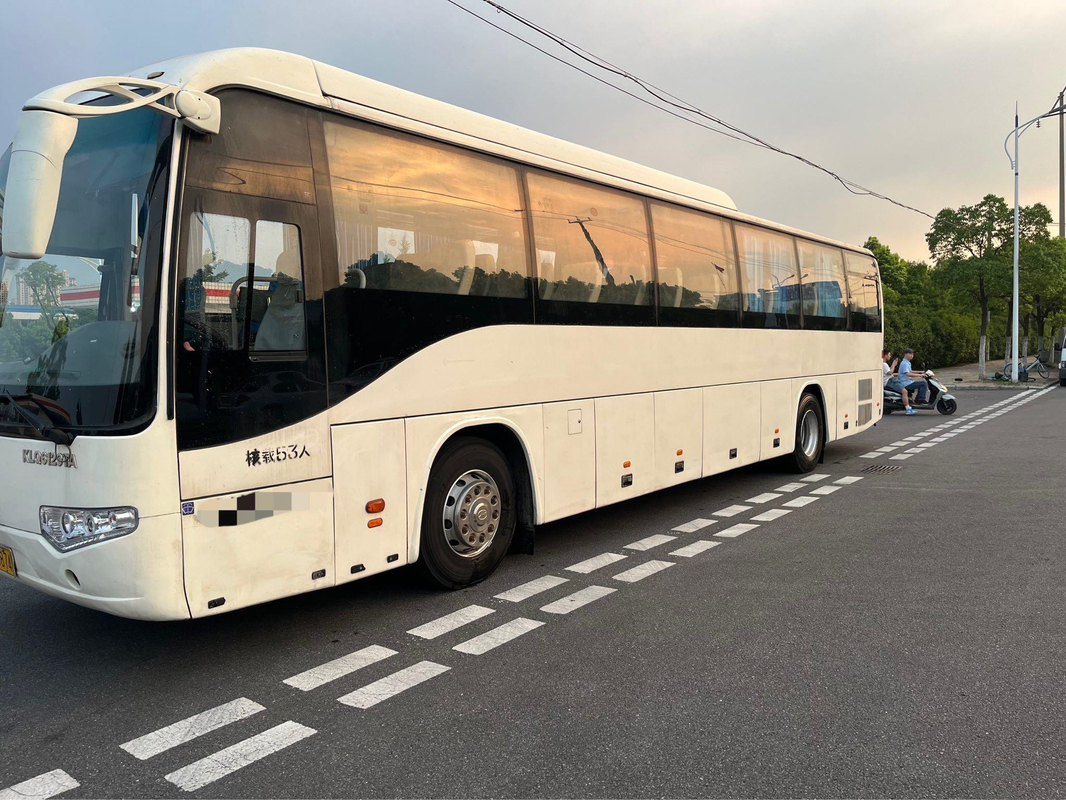 Um tipo mais alto da suspensão do ar usou o motor diesel dobro KLQ6129 de portas Wp.7 de Bus 53 Seater do treinador