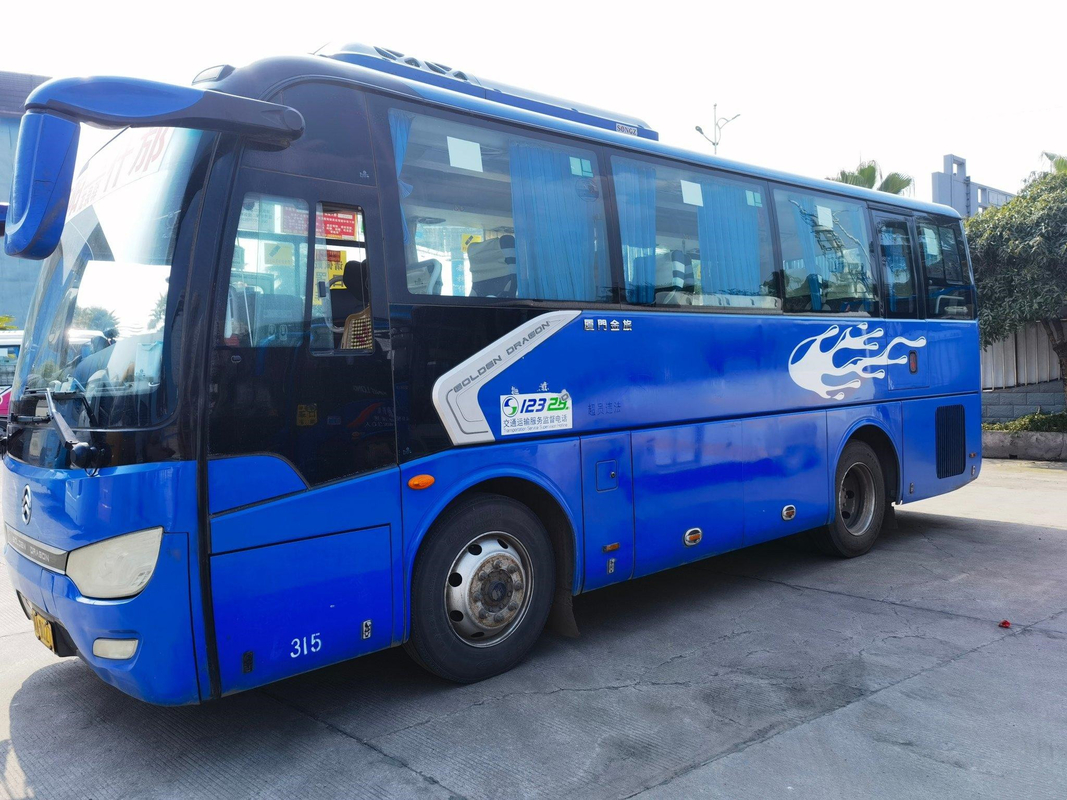 ônibus dourado do motor da parte traseira de Dragon Mini Bus Vehicle Tourist XML6807 da disposição 30seats 2+2