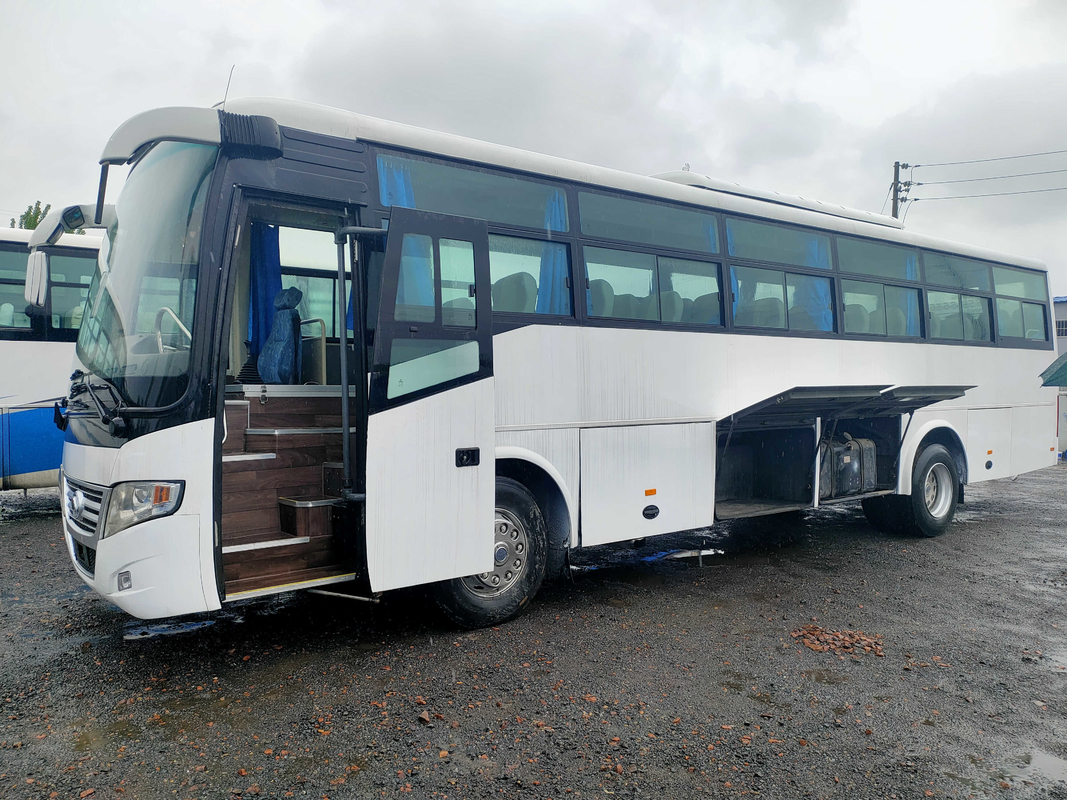 A condução à direita Yutong usou a janela grande 2+2layout 53seats de Silding da cabine da bagagem do ônibus Zk6112d