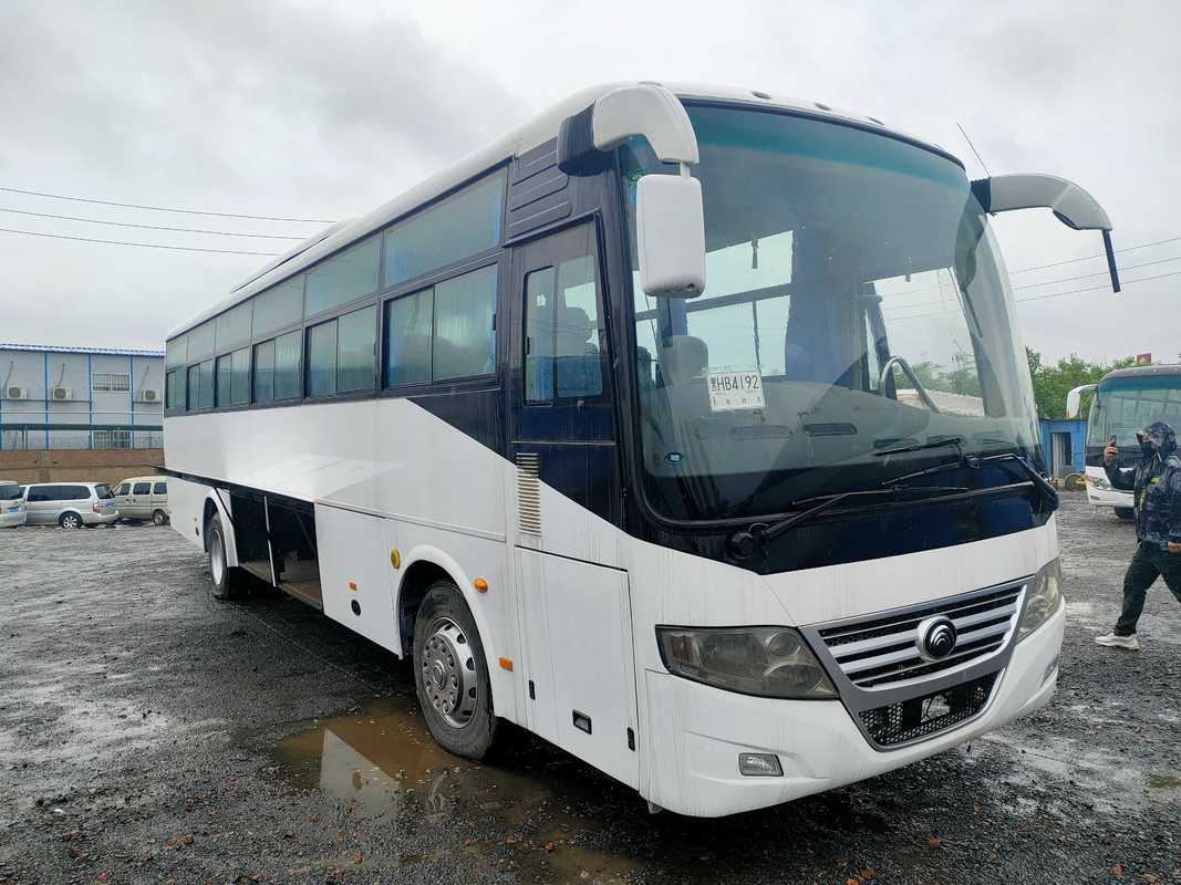 A condução à direita Yutong usou a janela grande 2+2layout 53seats de Silding da cabine da bagagem do ônibus Zk6112d