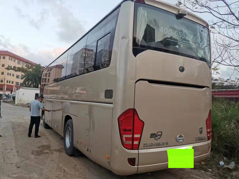Os assentos Yutong usado Zk6118 de 2013 anos 47 não transportam com a porta dobro do condicionador de ar nenhum acidente