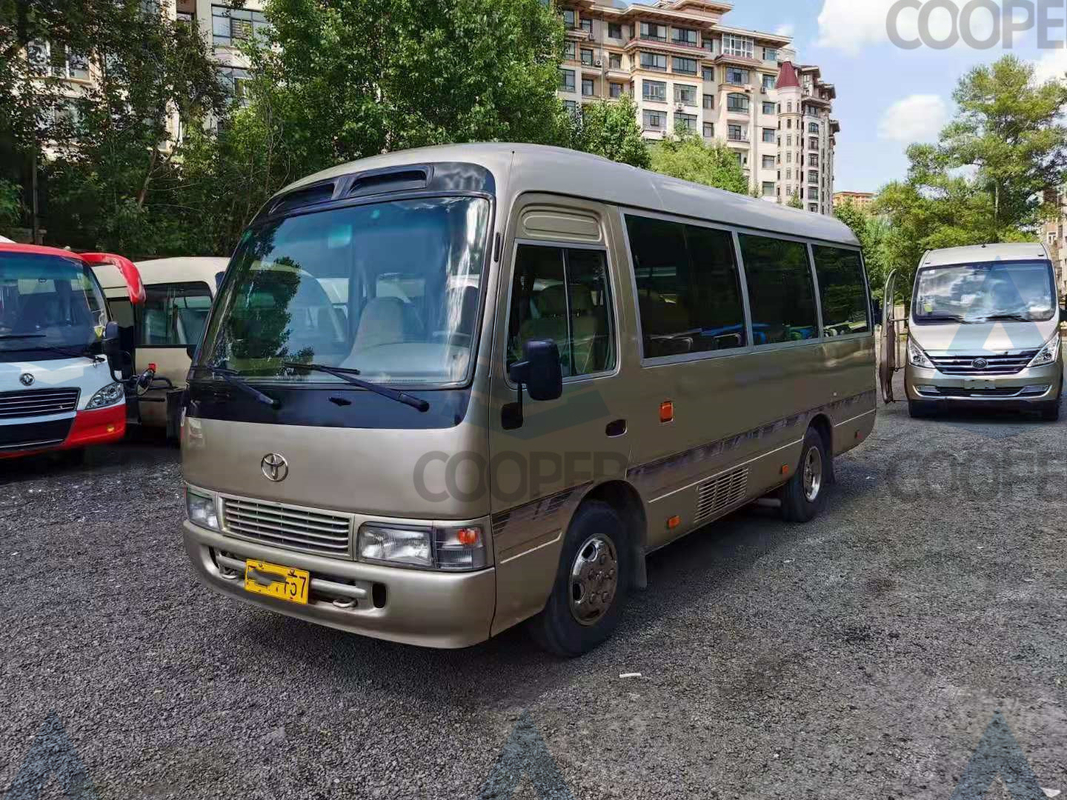 23-29 ônibus usado pousa-copos usado assentos de Toyota do ônibus de Toyota com a decoração interna luxuosa