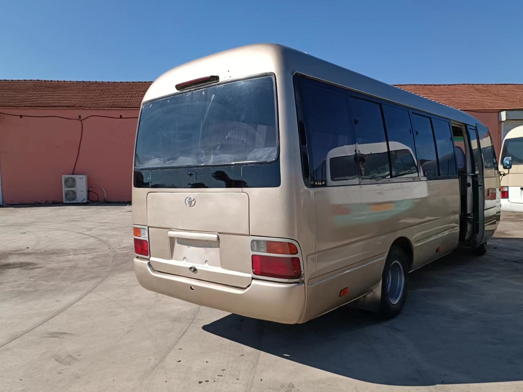 Assentos Mini Used Coaster Bus Toyota de 2012 anos 29 com o motor 1Hz diesel nas boas condições