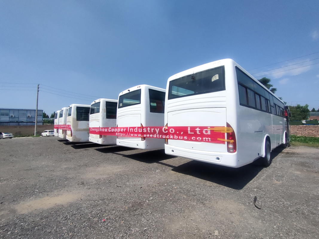 O ônibus Zk6116d F11 de Yutong da condução à direita usou a janela de Silding das portas de Front Engine Bus 53seats dois