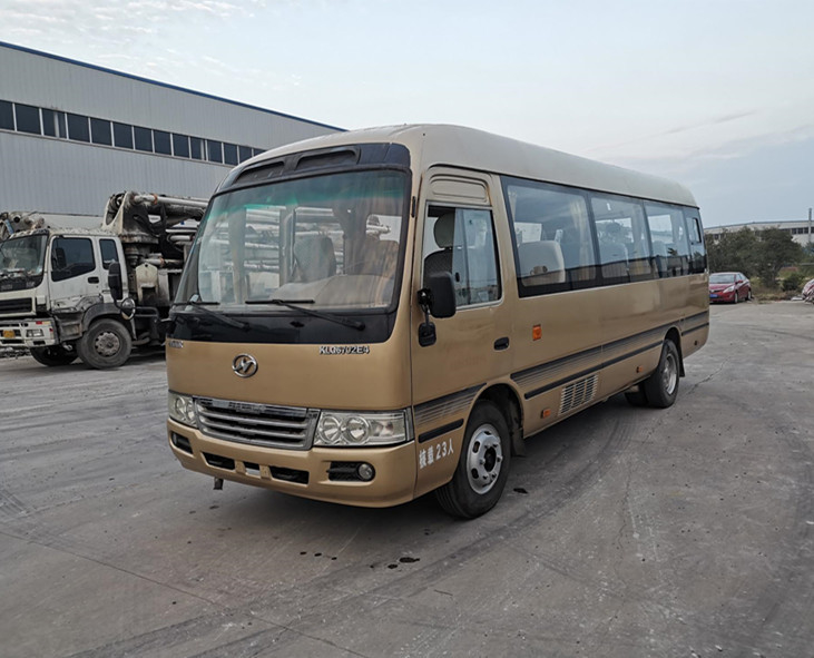 23 assentos 2014 anos usaram uma pousa-copos mais alta Mini Bus KLQ6702E4 com direção da mão esquerda do motor