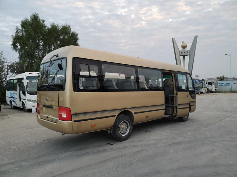 23 assentos 2014 anos usaram uma pousa-copos mais alta Mini Bus KLQ6702E4 com direção da mão esquerda do motor